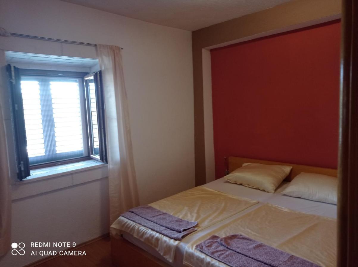 Apartment Nada Рогозница Екстериор снимка